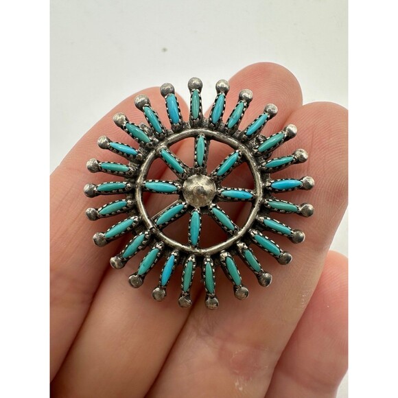 Lucy Gchachu Zuni signed sterling silver petit point Turquoise brooch pendant
